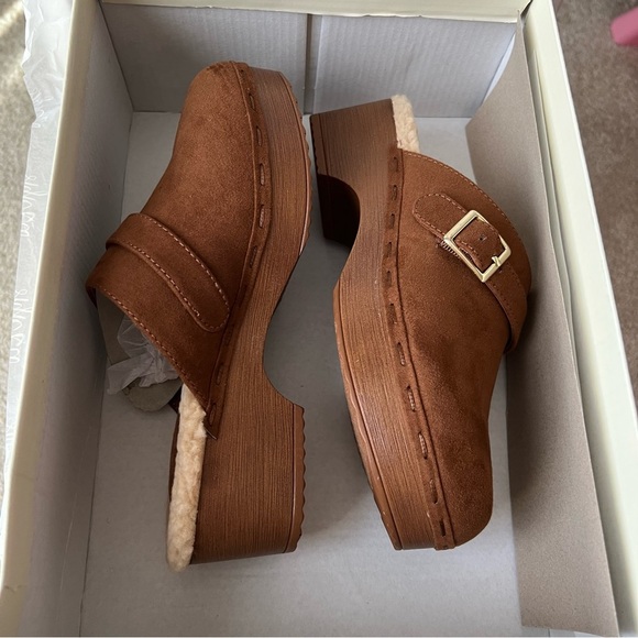 Style & Co Womens Dakotaa Slip-On Tan Suede Clogs 5M Buckle Cozy Winter Casual - Picture 12 of 16